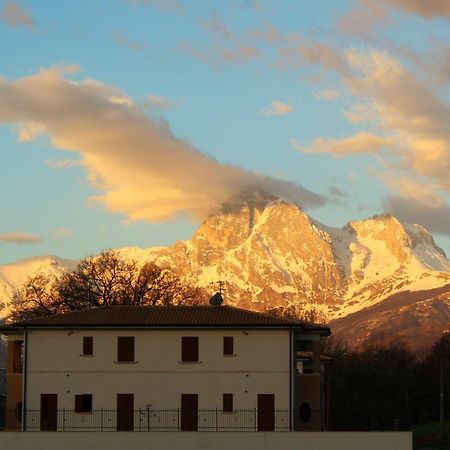 Residence Stella Del Gran Sasso Colledara Εξωτερικό φωτογραφία