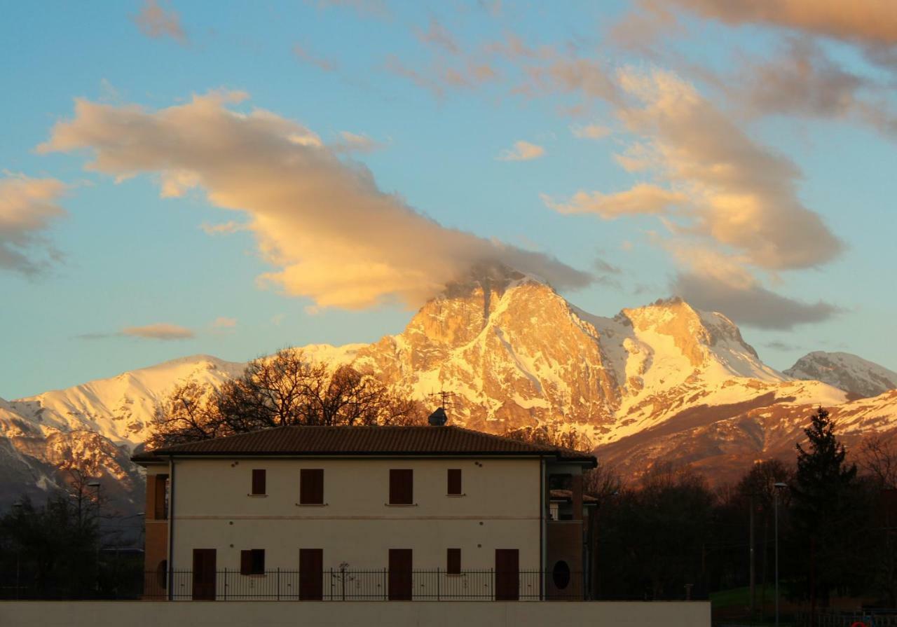 Residence Stella Del Gran Sasso Colledara Εξωτερικό φωτογραφία