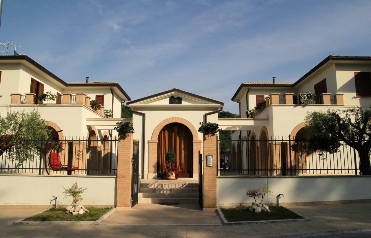 Residence Stella Del Gran Sasso Colledara Εξωτερικό φωτογραφία