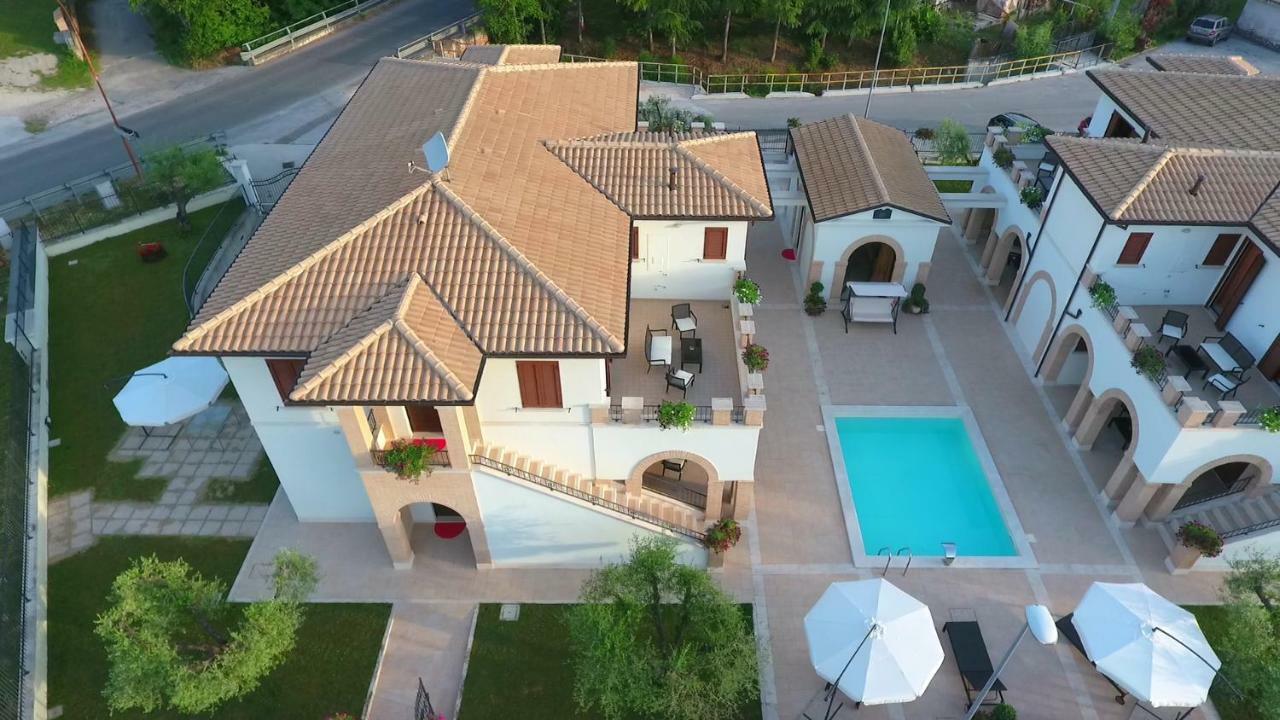 Residence Stella Del Gran Sasso Colledara Εξωτερικό φωτογραφία