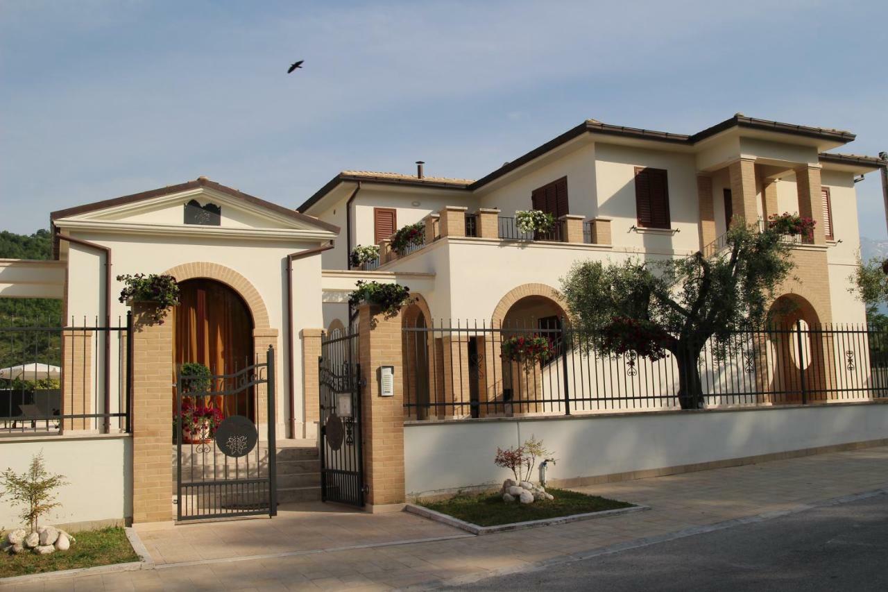 Residence Stella Del Gran Sasso Colledara Εξωτερικό φωτογραφία