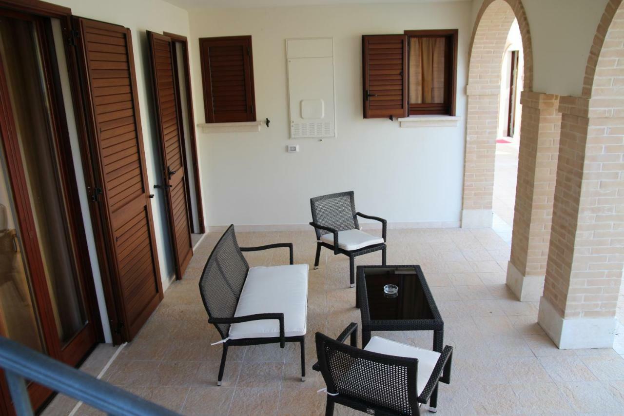 Residence Stella Del Gran Sasso Colledara Εξωτερικό φωτογραφία