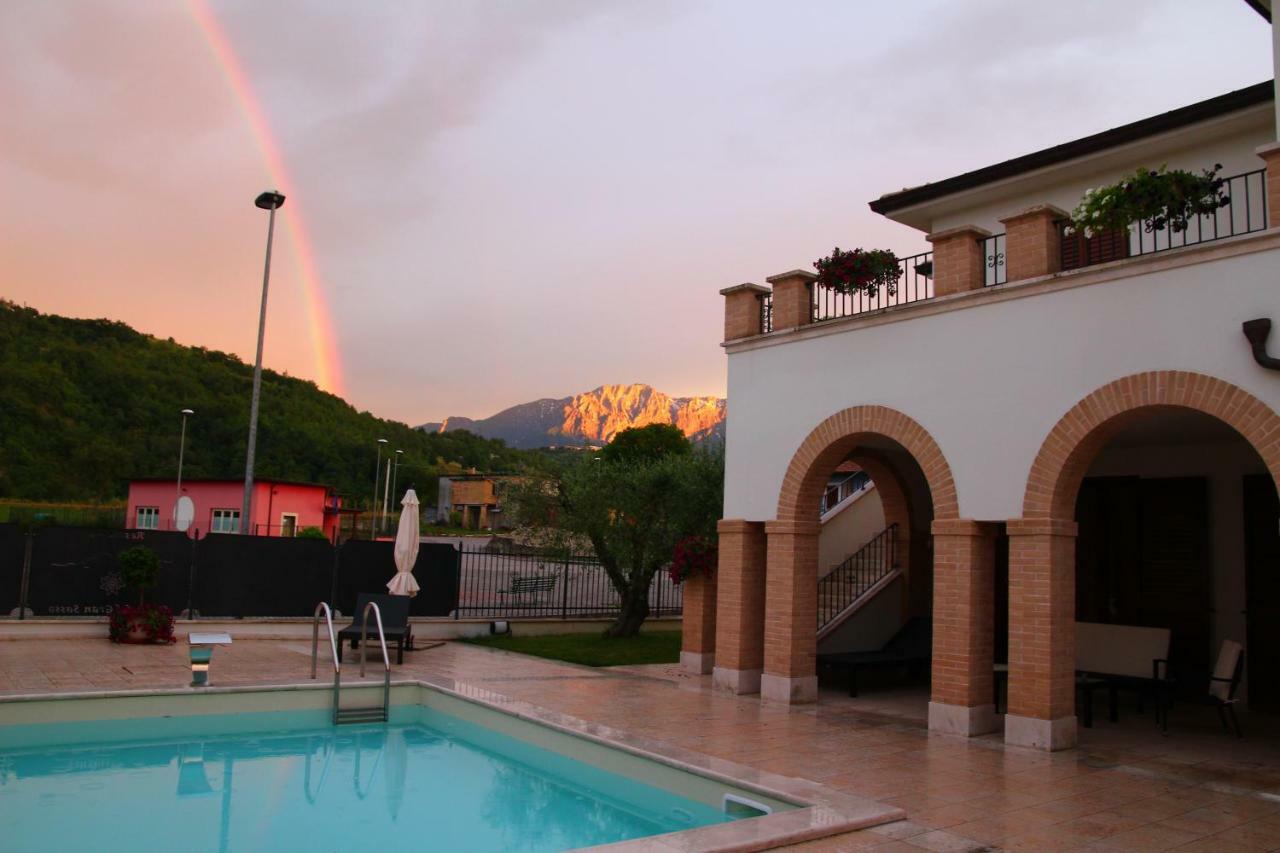 Residence Stella Del Gran Sasso Colledara Εξωτερικό φωτογραφία
